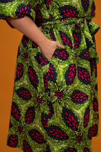 Charger l&#39;image dans la galerie, Robe Nandi - Imprimé Kribi - Longueur Midi - Taille 44/46